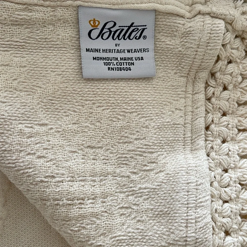 Bates Lisa’s Choice KING & 2 Shams NEW NEVER USED.
